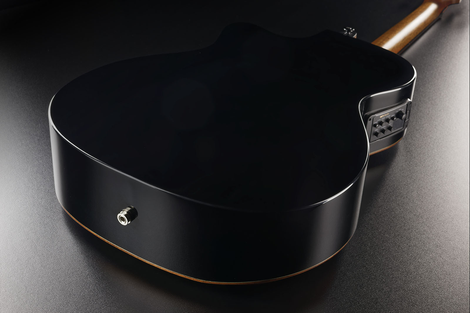 Auditorium Bevel Cutaway Electro Black