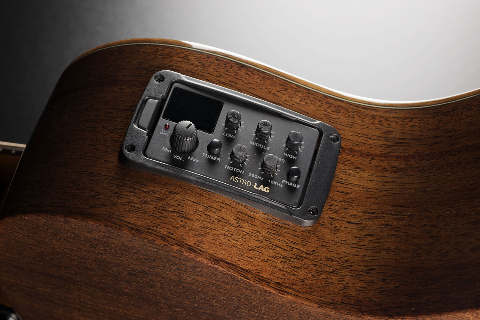 Auditorium Bevel Cutaway Electro Brown Shadow