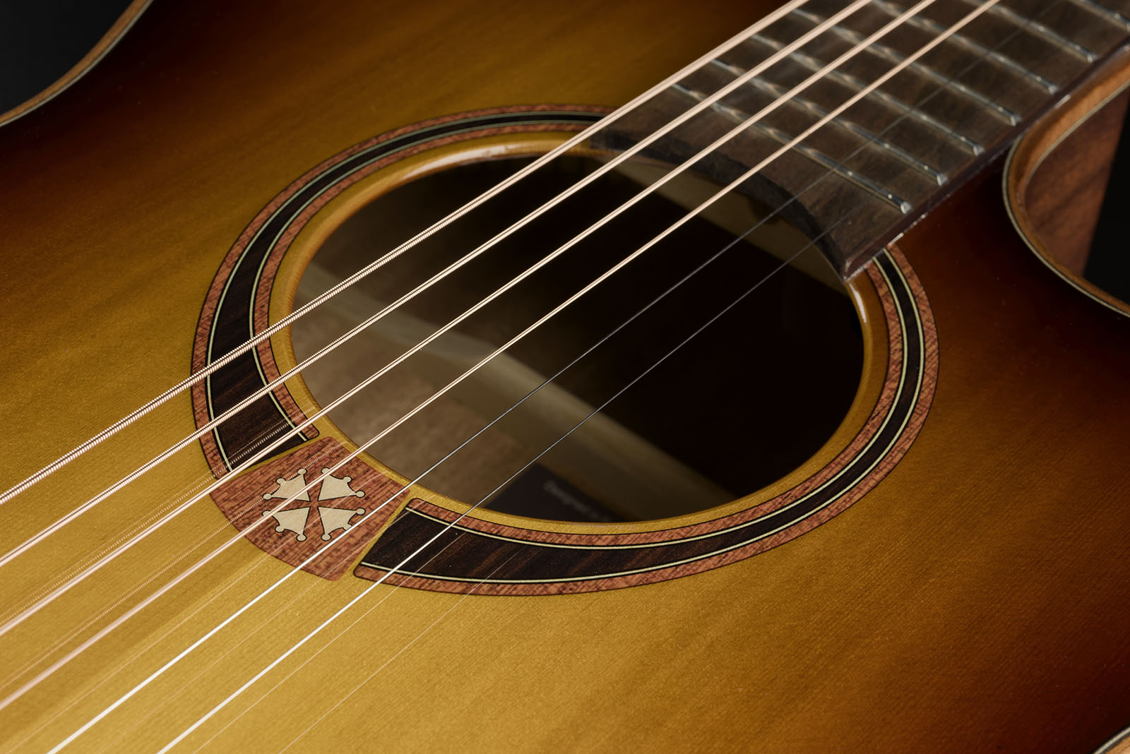 Auditorium Bevel Cutaway Electro Brown Shadow