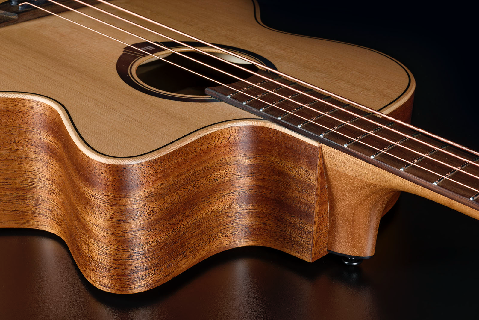 HyVibe 10 Acoustic Bass Cutaway Satin