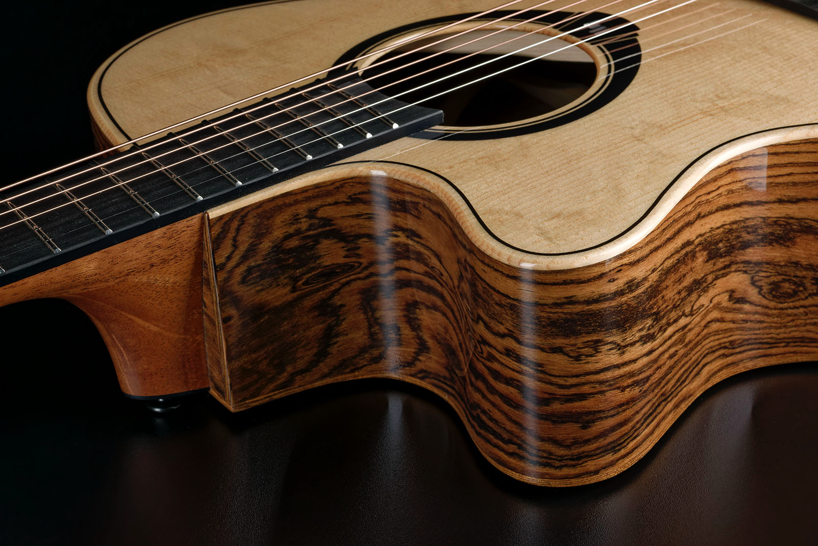 HyVibe 30 Lefty Auditorium Cutaway Gloss