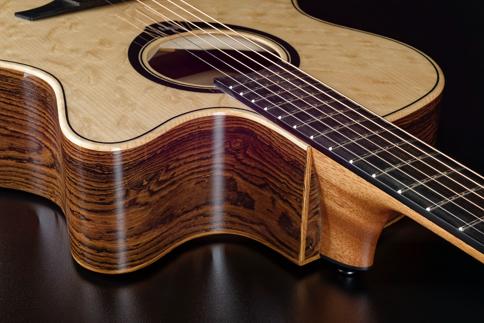 HyVibe 30 Auditorium Cutaway Gloss