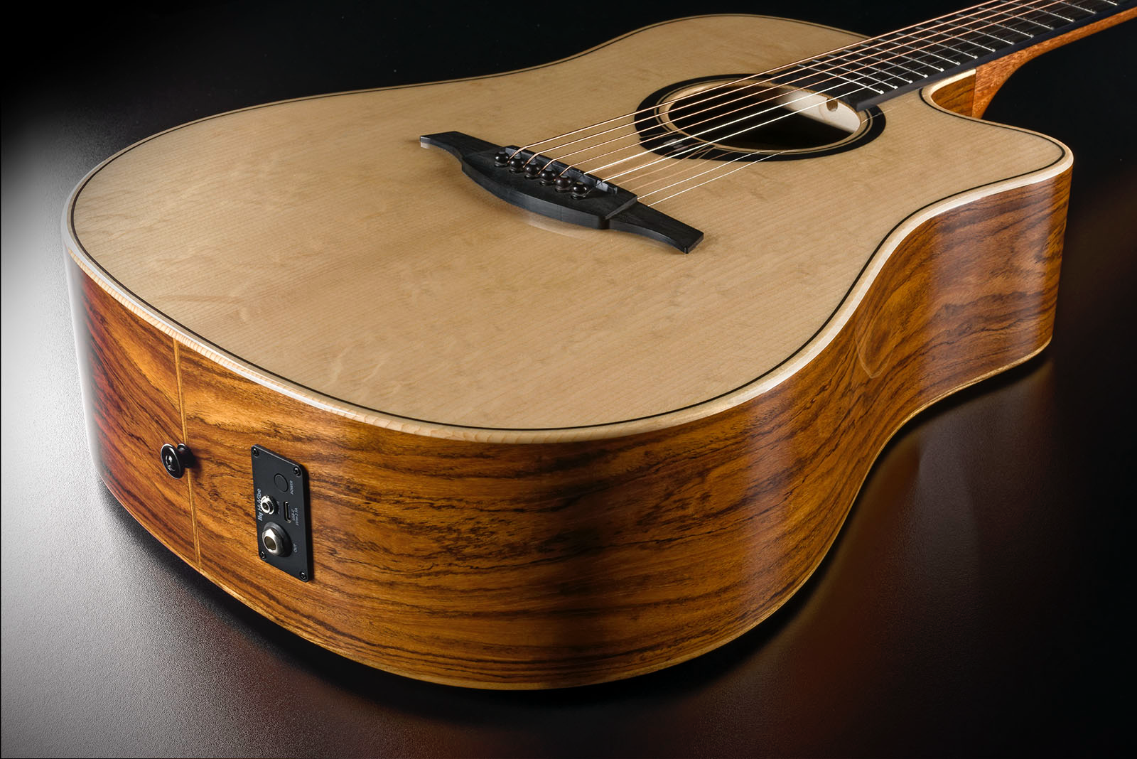 HyVibe 30 Dreadnought Cutaway Gloss