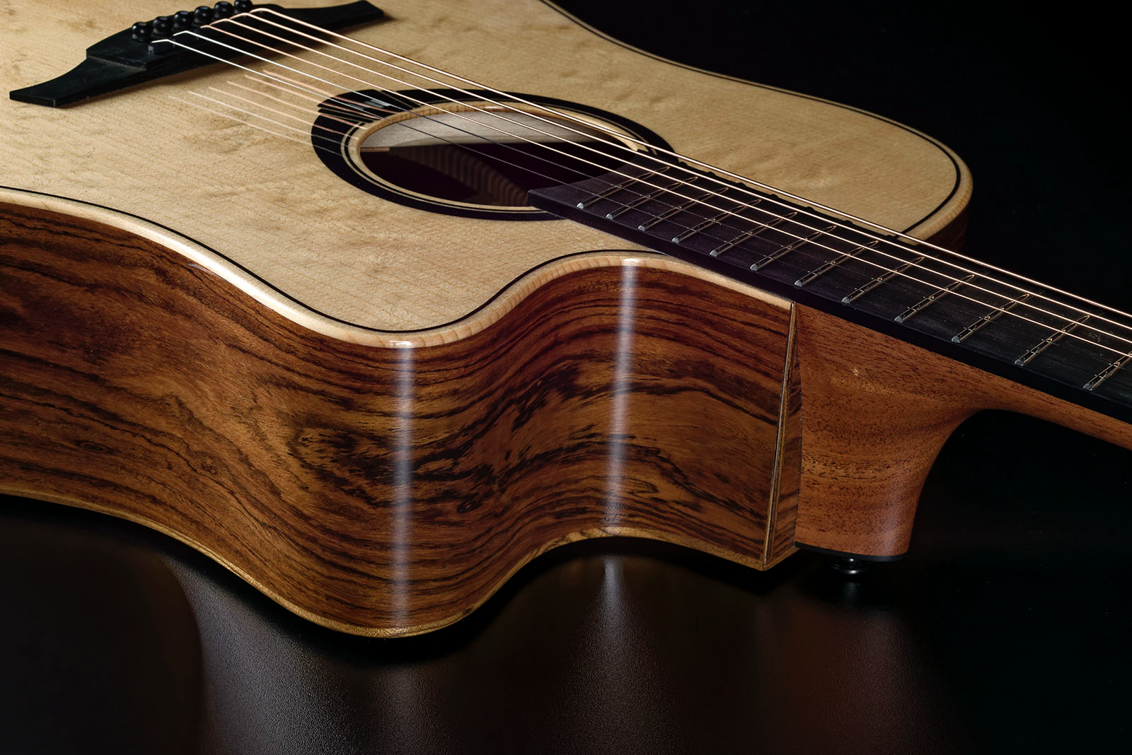 HyVibe 30 Dreadnought Cutaway Gloss