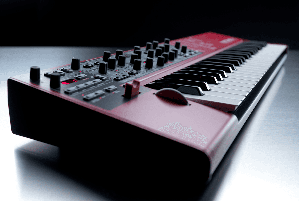 49-key Virtual Analogue Synthesizer