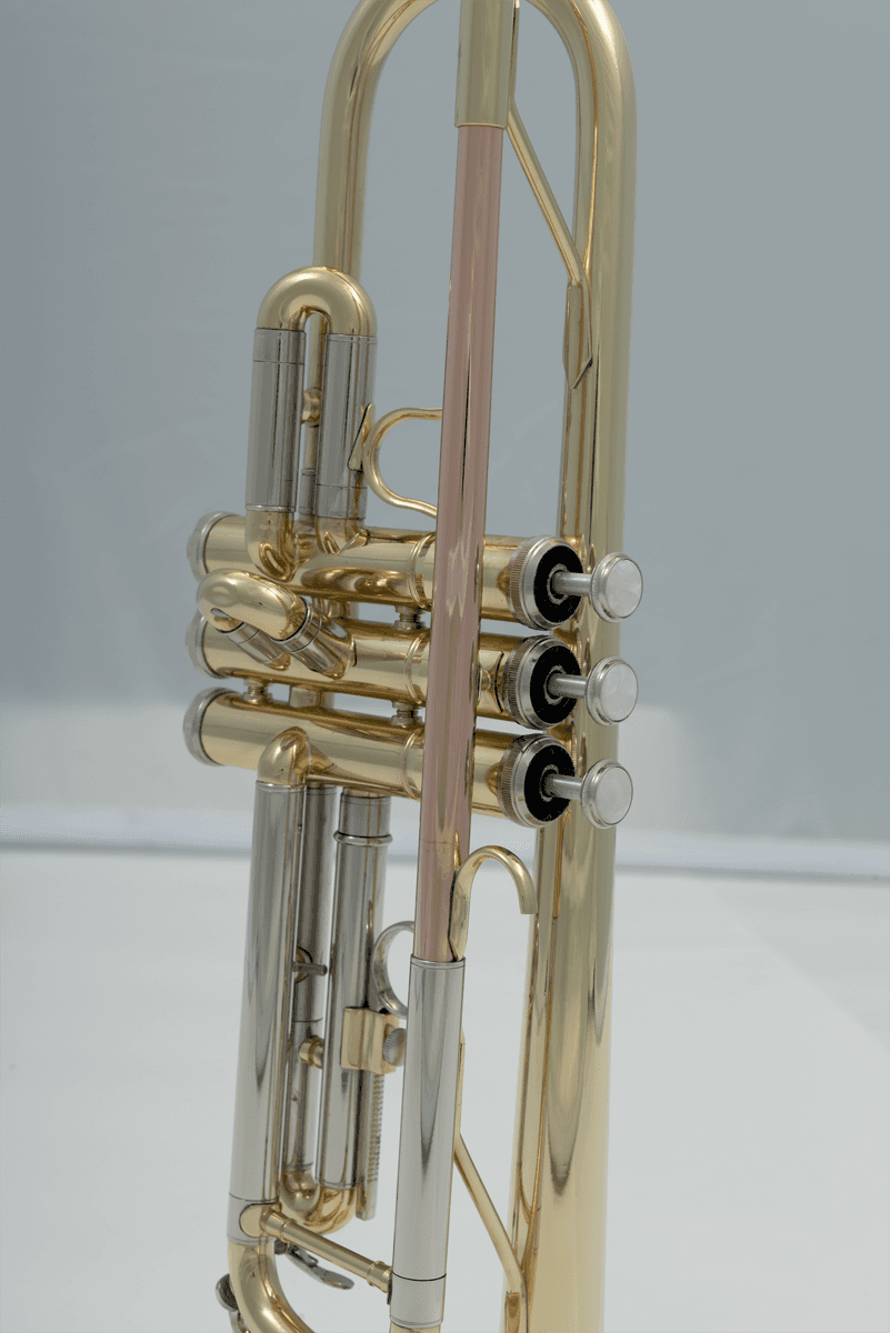 Bb, Lacquered brass