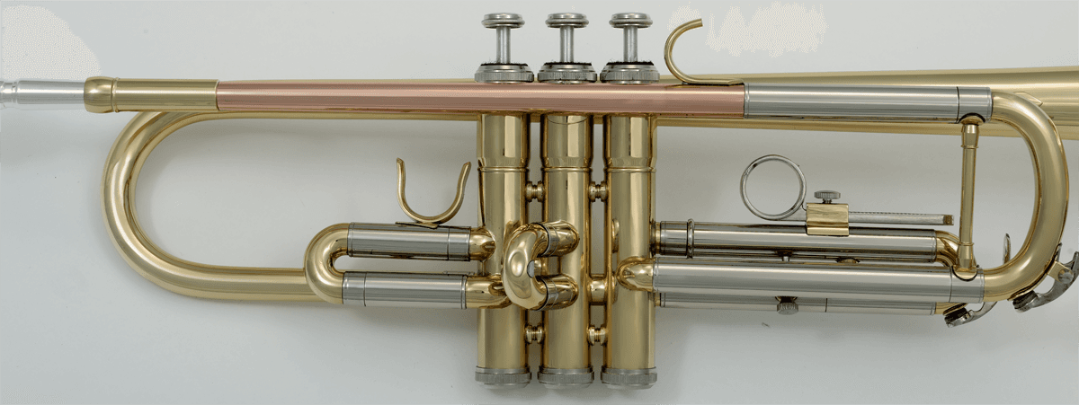Bb, Lacquered brass